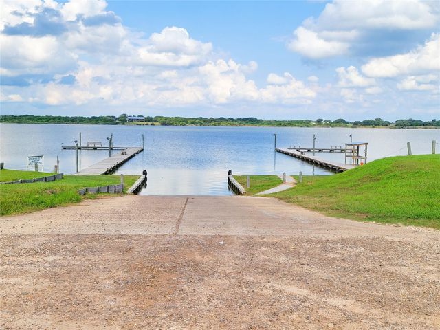 104 Curlew Drive, Palacios, TX 77465