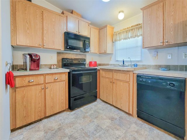 104 Curlew Drive, Palacios, TX 77465