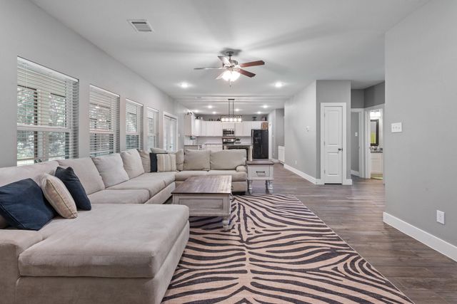 8729 Nathan Drive, Waller, TX 77484