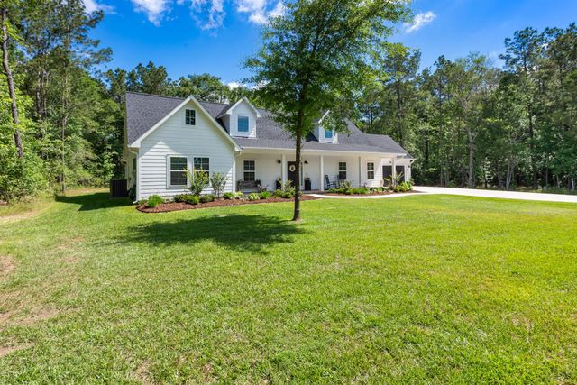 8729 Nathan Drive, Waller, TX 77484