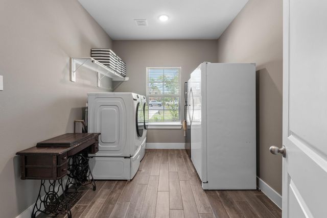 8729 Nathan Drive, Waller, TX 77484