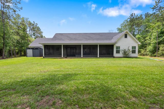 8729 Nathan Drive, Waller, TX 77484