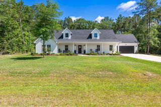 8729 Nathan Drive, Waller, TX 77484