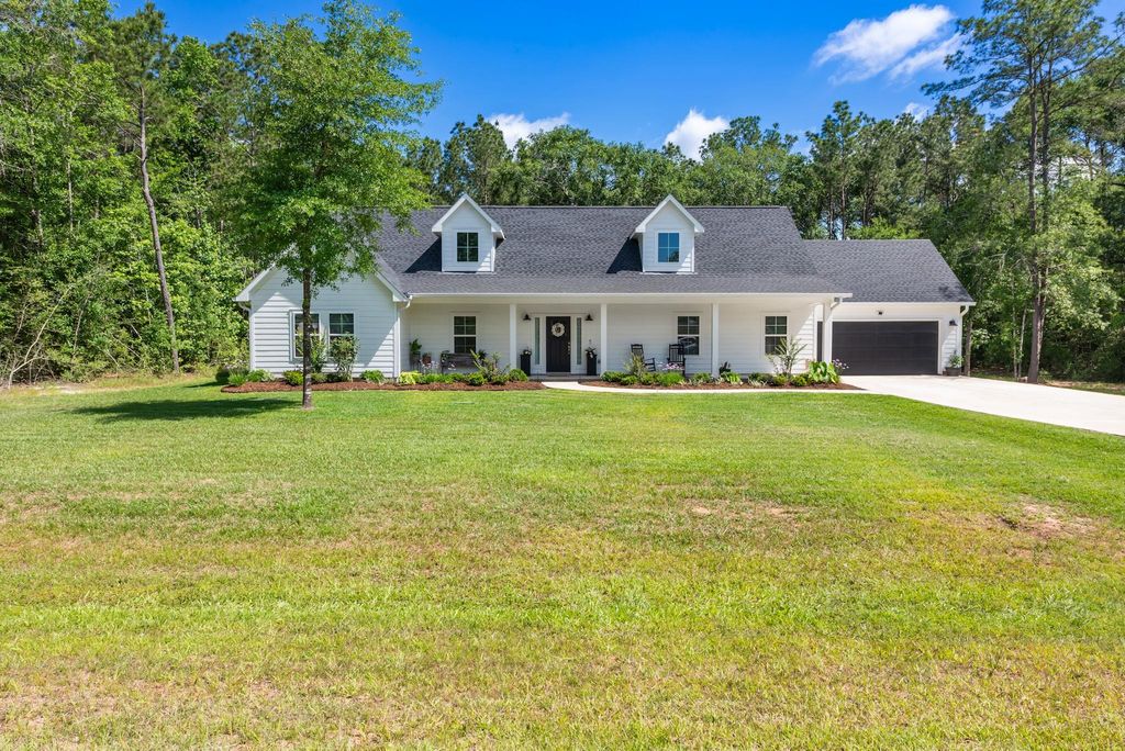 8729 Nathan Drive, Waller, TX 77484