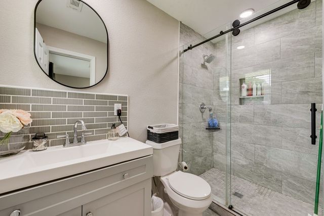 13660 Heartside Place, Farmers Branch, TX 75234