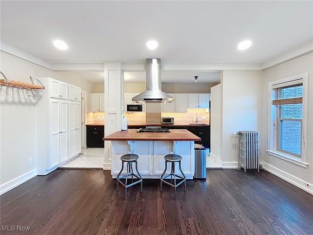 2330 Euclid Heights Blvd Boulevard 301, Cleveland Heights, OH 44106