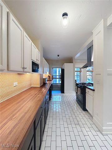 2330 Euclid Heights Blvd Boulevard 301, Cleveland Heights, OH 44106