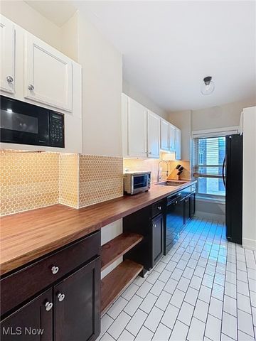 2330 Euclid Heights Blvd Boulevard 301, Cleveland Heights, OH 44106