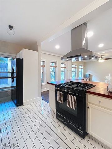 2330 Euclid Heights Blvd Boulevard 301, Cleveland Heights, OH 44106