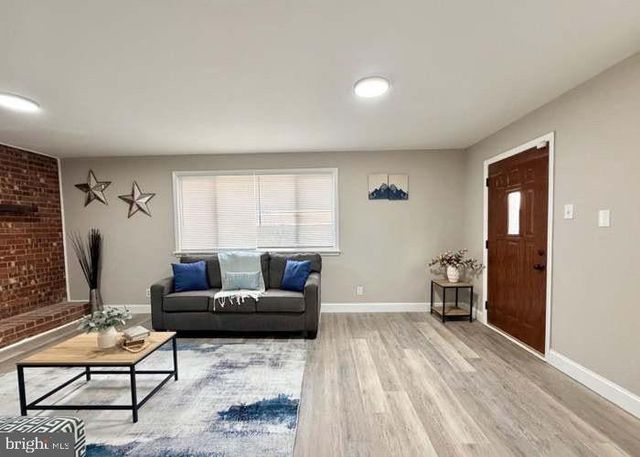 31 MANTUA RD, Mount Royal, NJ 08061