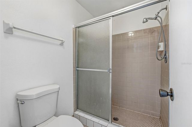 6015 LAKETREE LANE B, Temple Terrace, FL 33617