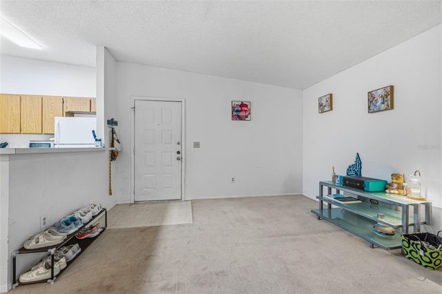 6015 LAKETREE LANE B, Temple Terrace, FL 33617