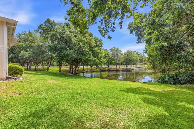 6015 LAKETREE LANE B, Temple Terrace, FL 33617