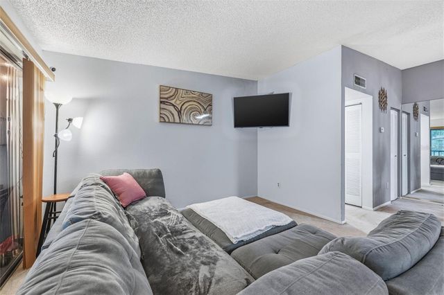 6015 LAKETREE LANE B, Temple Terrace, FL 33617