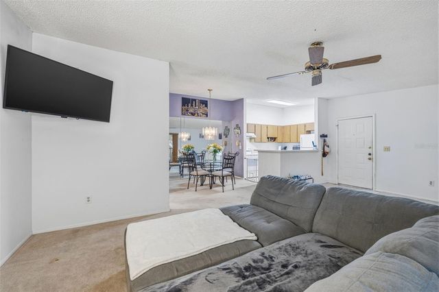 6015 LAKETREE LANE B, Temple Terrace, FL 33617