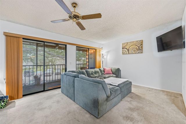 6015 LAKETREE LANE B, Temple Terrace, FL 33617