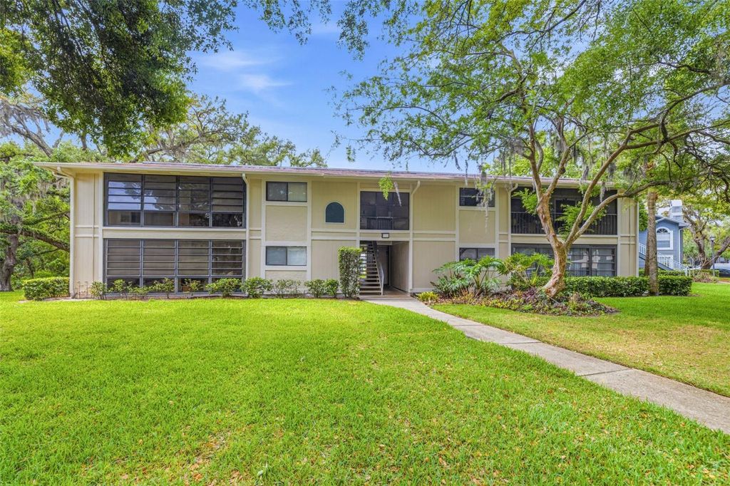 6015 LAKETREE LANE B, Temple Terrace, FL 33617