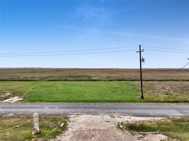 1177 N Tinkle Lane, Crystal Beach, TX 77650