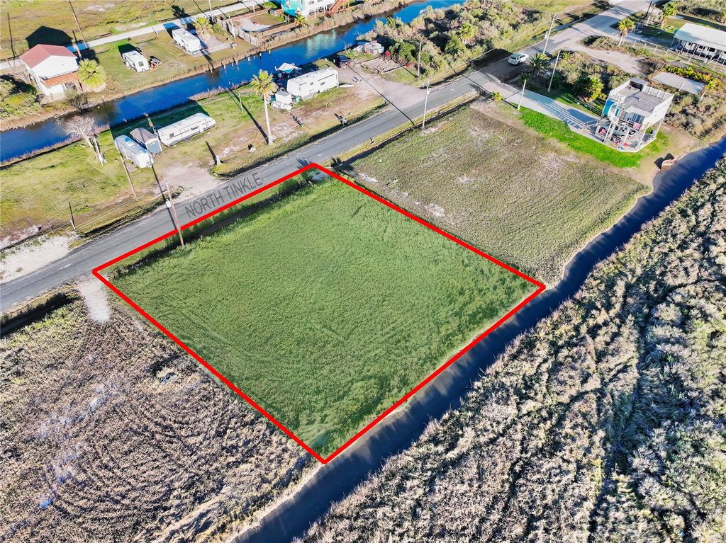 1177 N Tinkle Lane, Crystal Beach, TX 77650