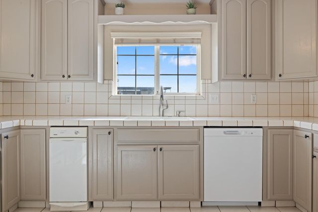 16682 S Steinegul Rd, Escalon, CA 95320