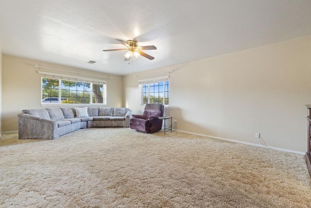 16682 S Steinegul Rd, Escalon, CA 95320