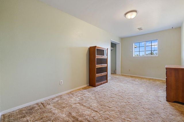 16682 S Steinegul Rd, Escalon, CA 95320