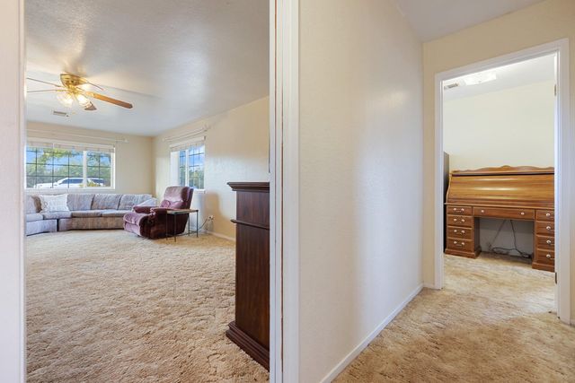 16682 S Steinegul Rd, Escalon, CA 95320