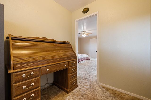 16682 S Steinegul Rd, Escalon, CA 95320