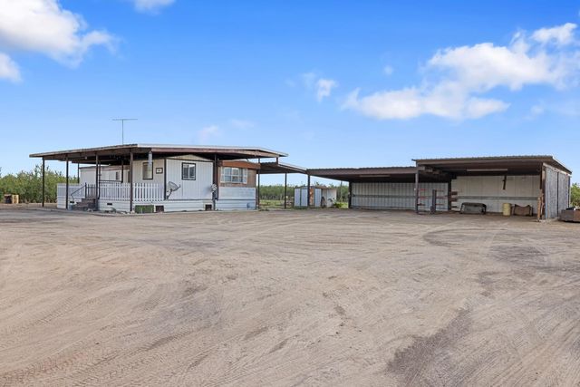 16682 S Steinegul Rd, Escalon, CA 95320