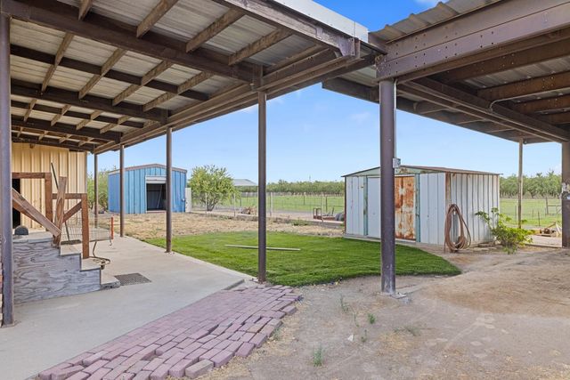 16682 S Steinegul Rd, Escalon, CA 95320