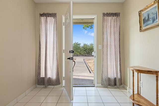 16682 S Steinegul Rd, Escalon, CA 95320