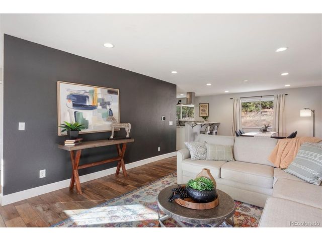 8239 W Baker Ave, Lakewood, CO 80227