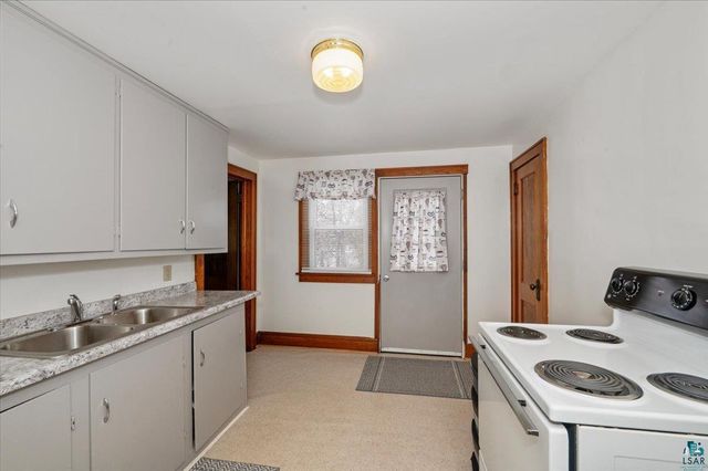 3729 E 2nd St, Superior, WI 54880