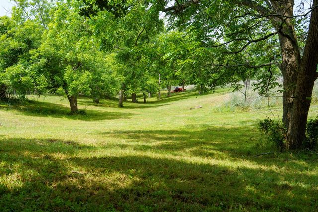 4898 Fm 2616, Hallettsville, TX 77964