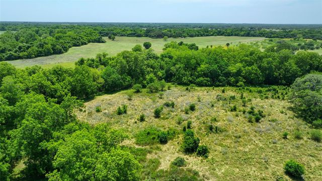 4898 Fm 2616, Hallettsville, TX 77964