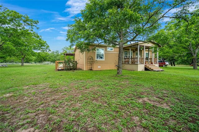 4898 Fm 2616, Hallettsville, TX 77964