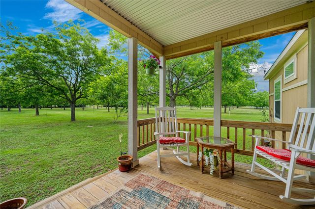 4898 Fm 2616, Hallettsville, TX 77964