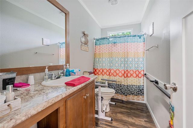 4898 Fm 2616, Hallettsville, TX 77964