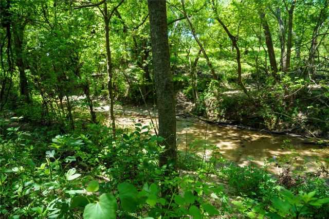 4898 Fm 2616, Hallettsville, TX 77964
