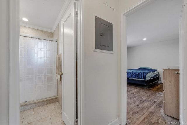 47 Nathan Hale Drive 14A, Huntington, NY 11743