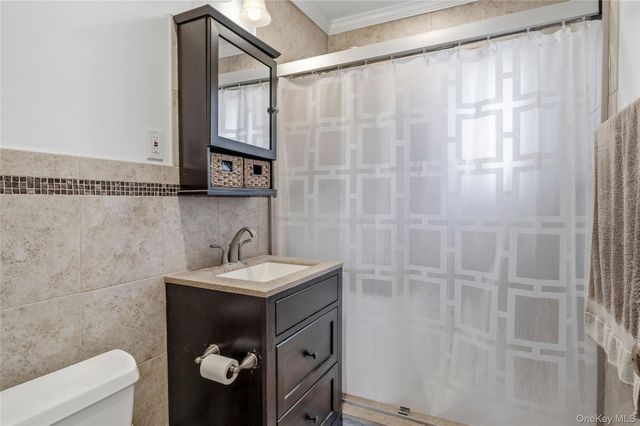 47 Nathan Hale Drive 14A, Huntington, NY 11743