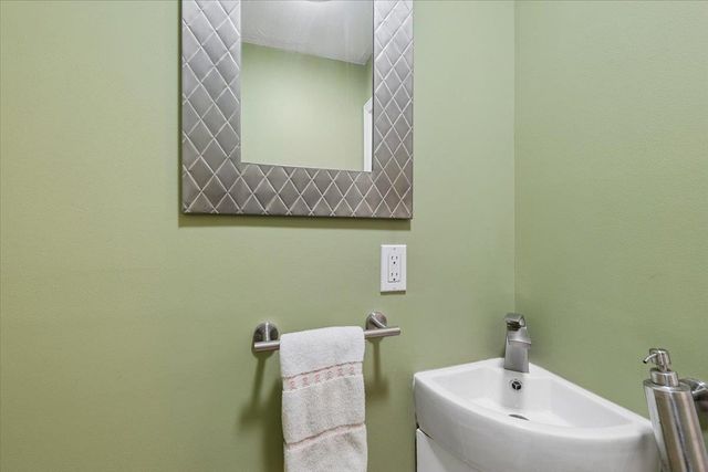 4 Birch Court, Goffstown, NH 03045