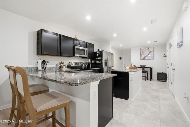 5935 CREEKSIDE CROSSING Drive, Jacksonville, FL 32210