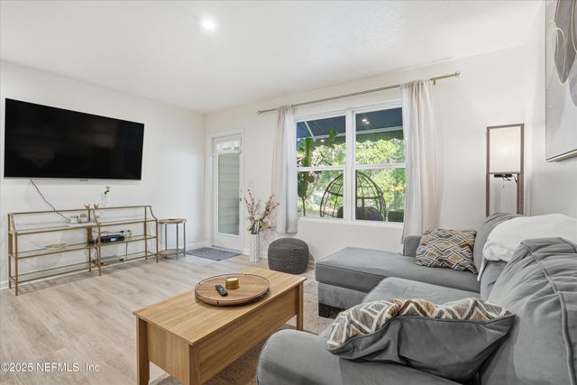 5935 CREEKSIDE CROSSING Drive, Jacksonville, FL 32210