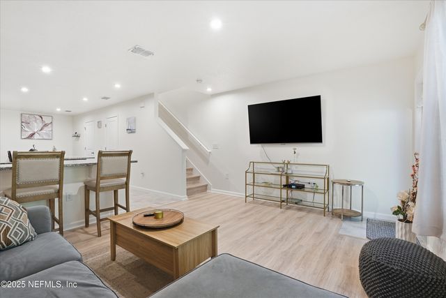 5935 CREEKSIDE CROSSING Drive, Jacksonville, FL 32210