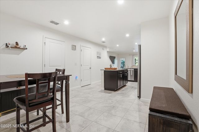 5935 CREEKSIDE CROSSING Drive, Jacksonville, FL 32210