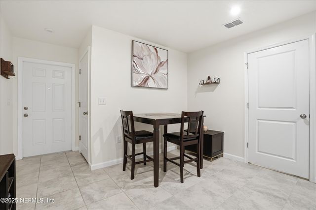 5935 CREEKSIDE CROSSING Drive, Jacksonville, FL 32210