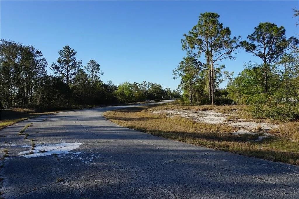 Image 3 of property listing at 1327 ST AUGUSTINE COURT, Kissimmee, FL 34759