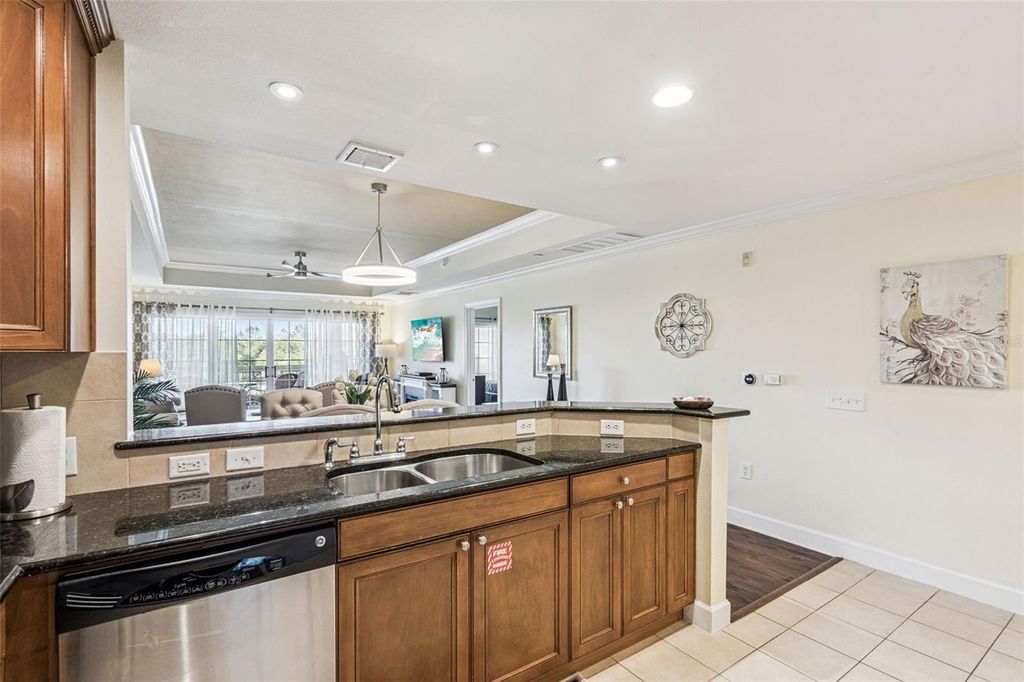 Image 16 of property listing at 1356 CENTRE COURT DRIVE 202, Reunion, FL 34747