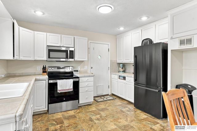 3903 Redick Avenue, Omaha, NE 68112
